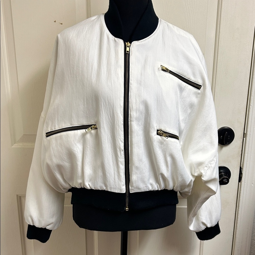 Giacca by J Gallery Vintage Black and white cropped zip up jacket, Size Medium